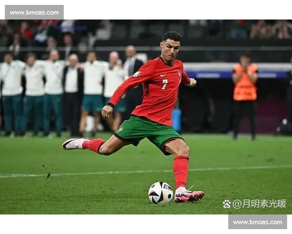 C罗关键绝杀!葡萄牙队勇夺欧洲杯冠军,传奇落幕还是新篇章 C罗关键绝杀!葡萄牙队勇夺欧洲杯冠军,传奇落幕还是新篇章