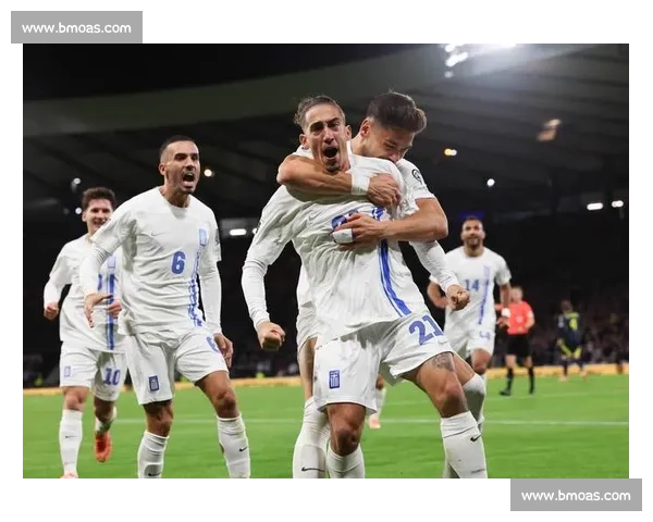 红蓝德比硝烟再起，谁能在这场苏格兰足球的巅峰对决中笑到最后