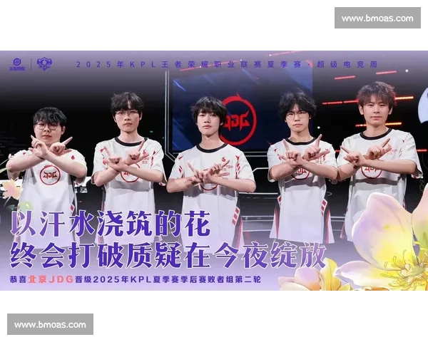 高强度训练日常，电子竞技亦是汗水浇灌的花